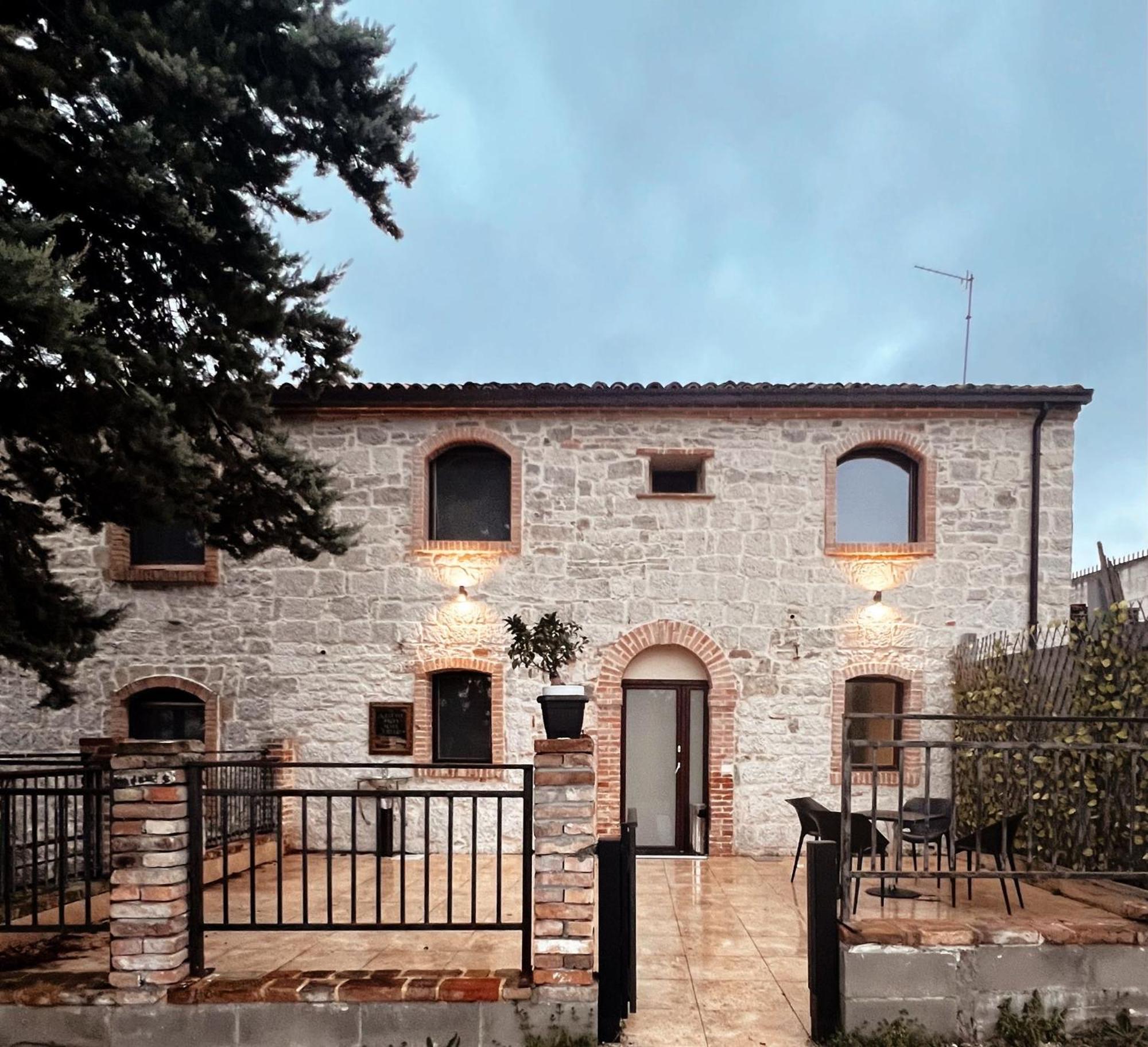 Fuori Borgo Bed & Breakfast กัมโปบัสโซ ภายนอก รูปภาพ